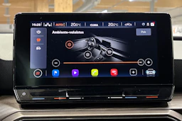 valkoinen SEAT Leon 2023 kuva 26.