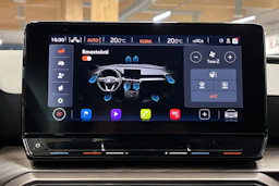 valkoinen SEAT Leon 2023 kuva 28.