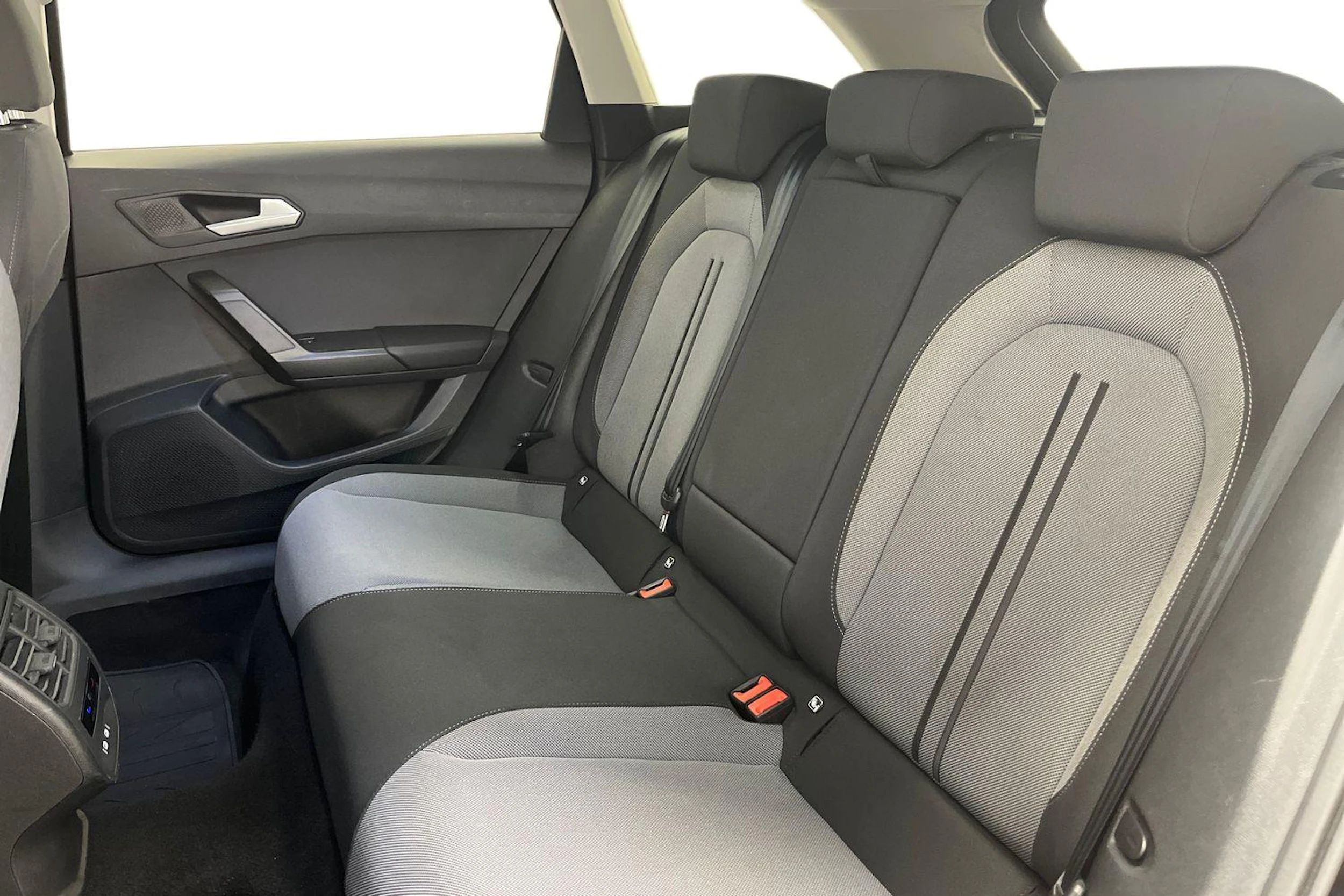musta SEAT Leon Sportstourer 2024 kuva 8.