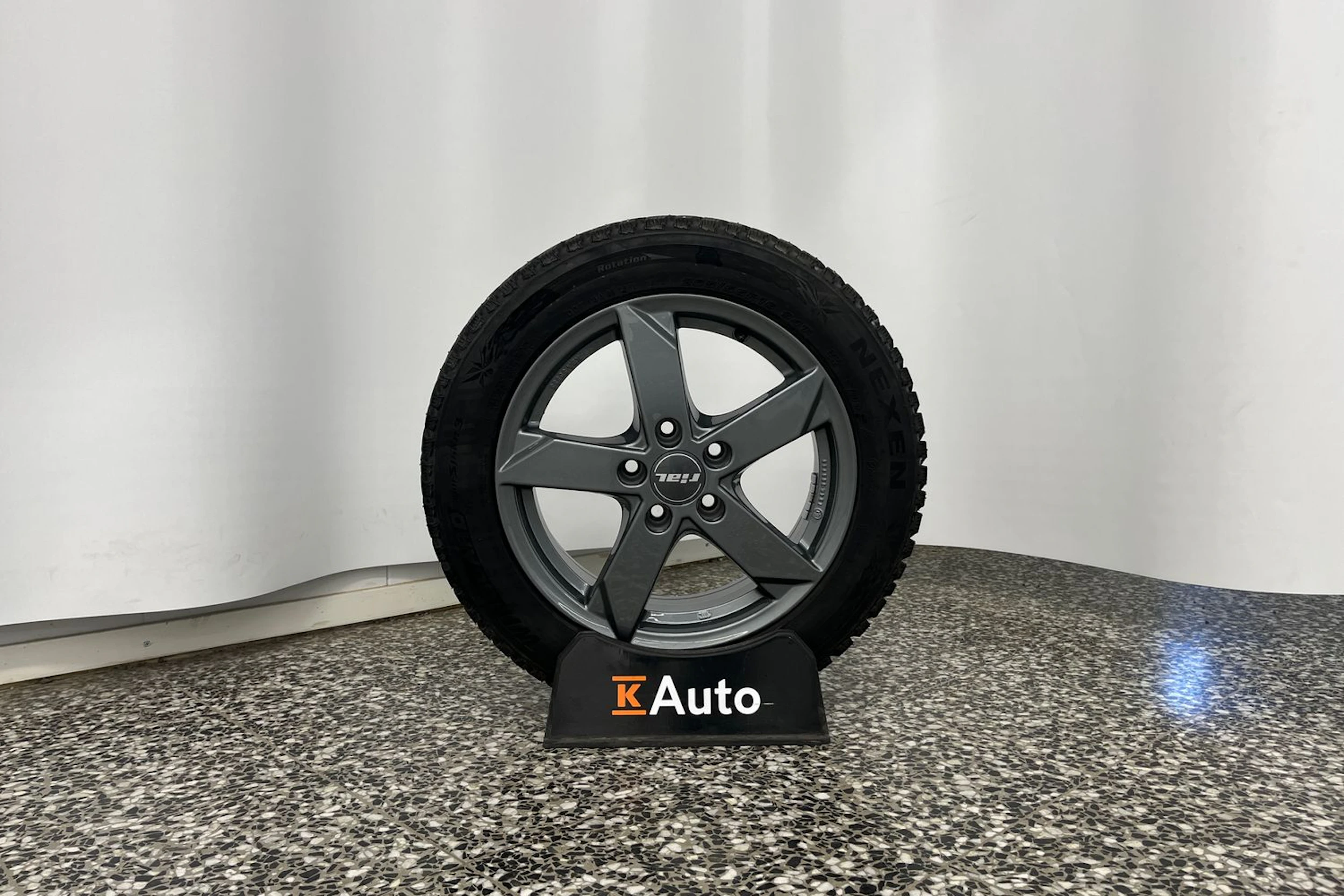 musta SEAT Leon Sportstourer 2024 kuva 10.