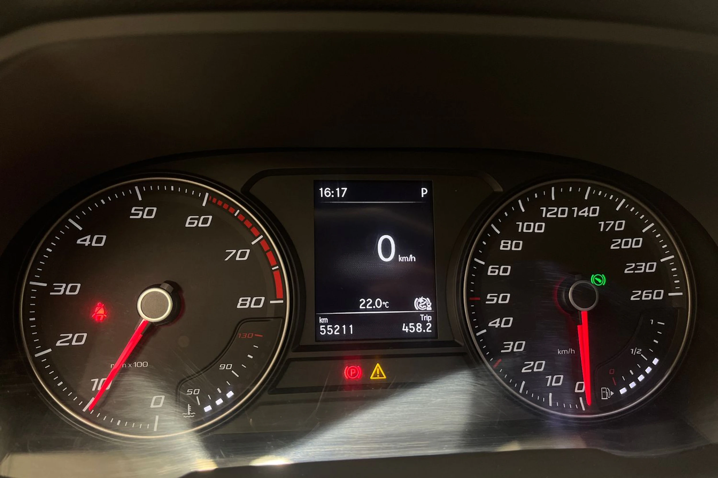 musta SEAT Leon Sportstourer 2024 kuva 13.
