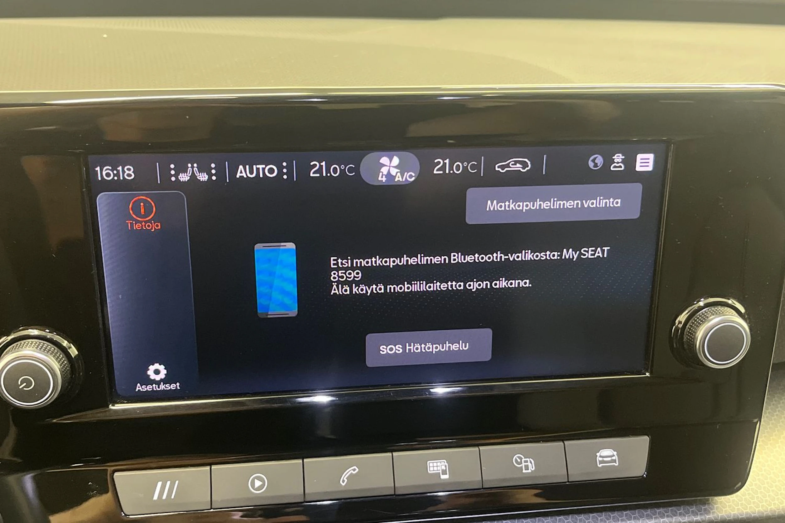 musta SEAT Leon Sportstourer 2024 kuva 17.