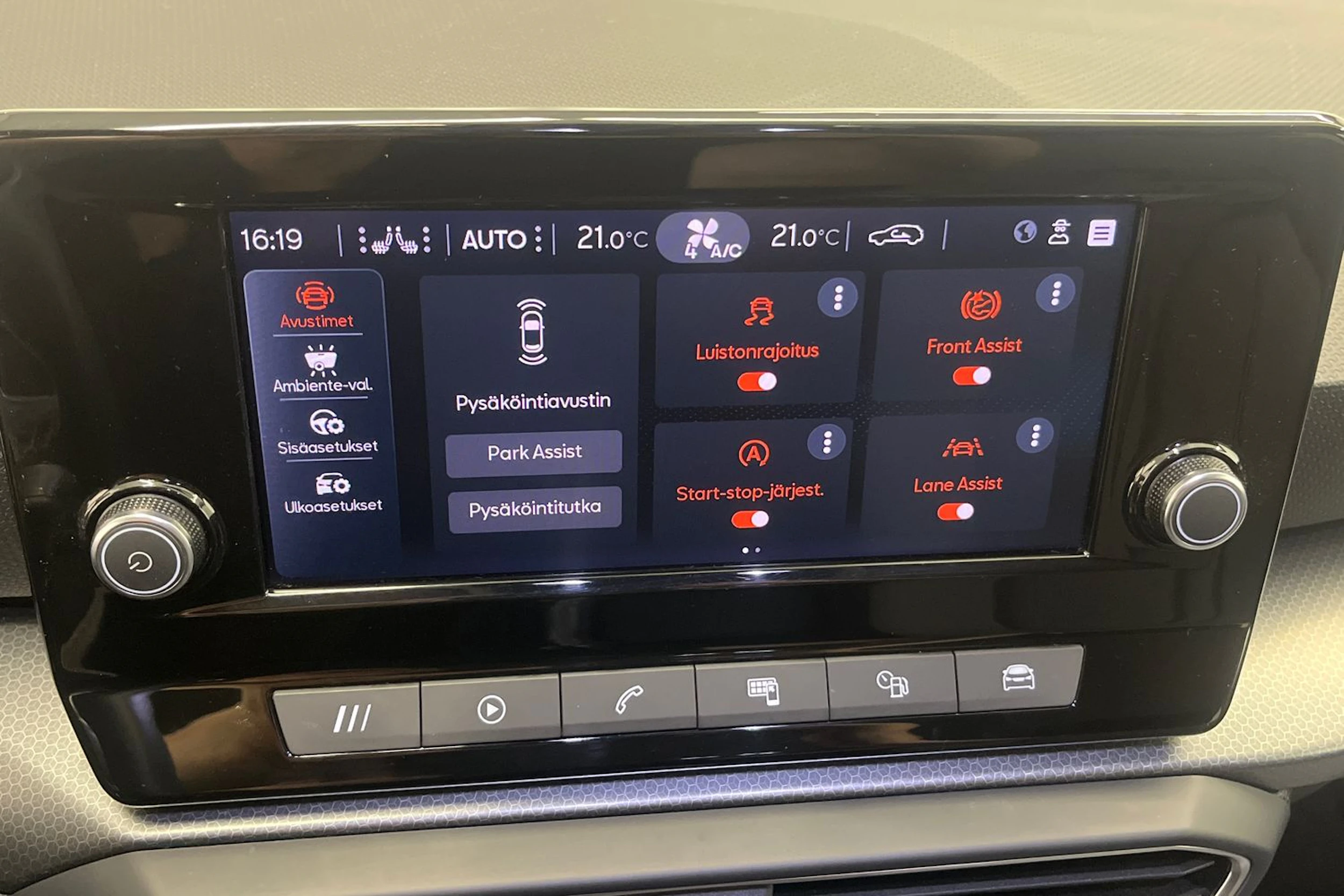 musta SEAT Leon Sportstourer 2024 kuva 18.
