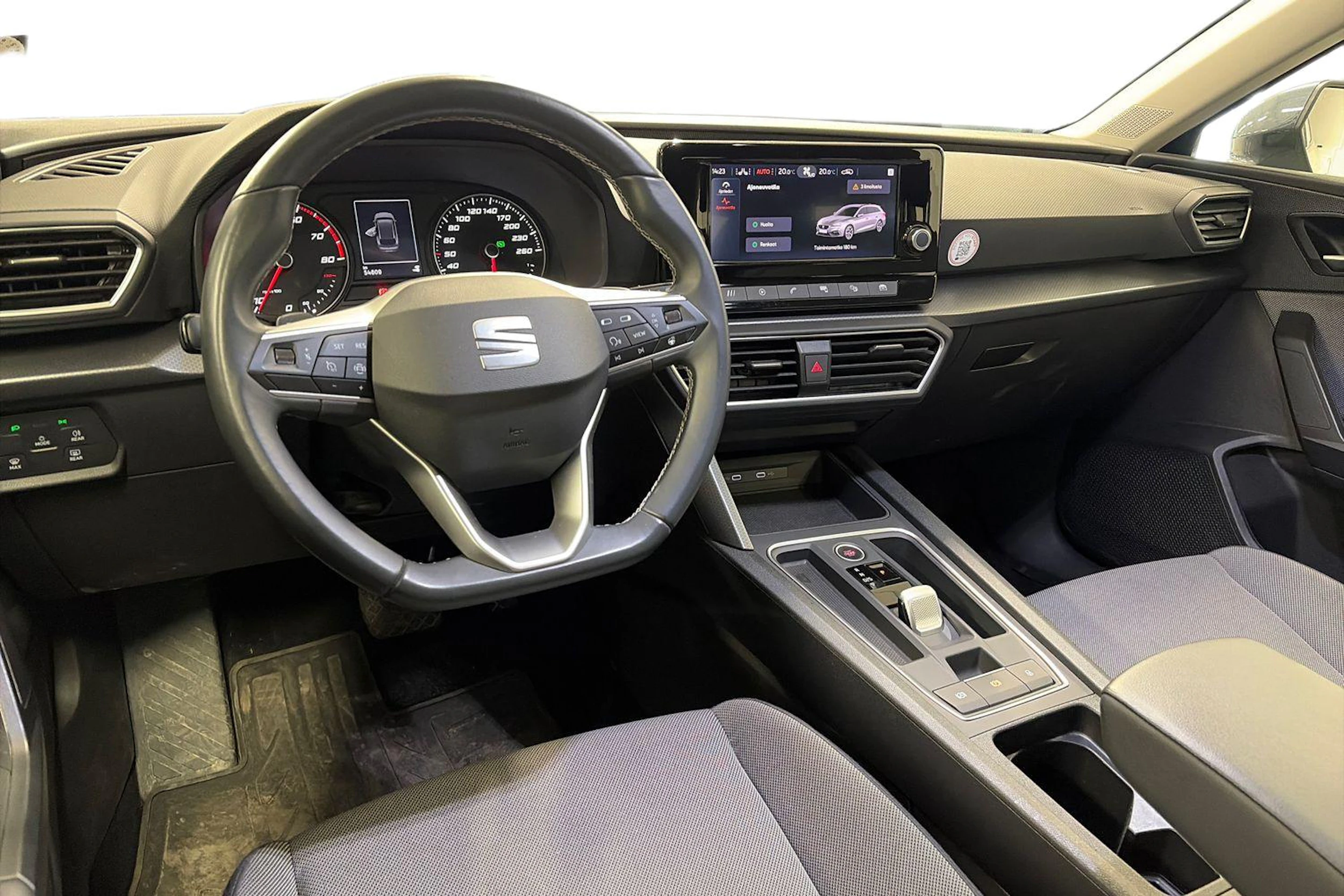 harmaa SEAT Leon 2024 kuva 3.