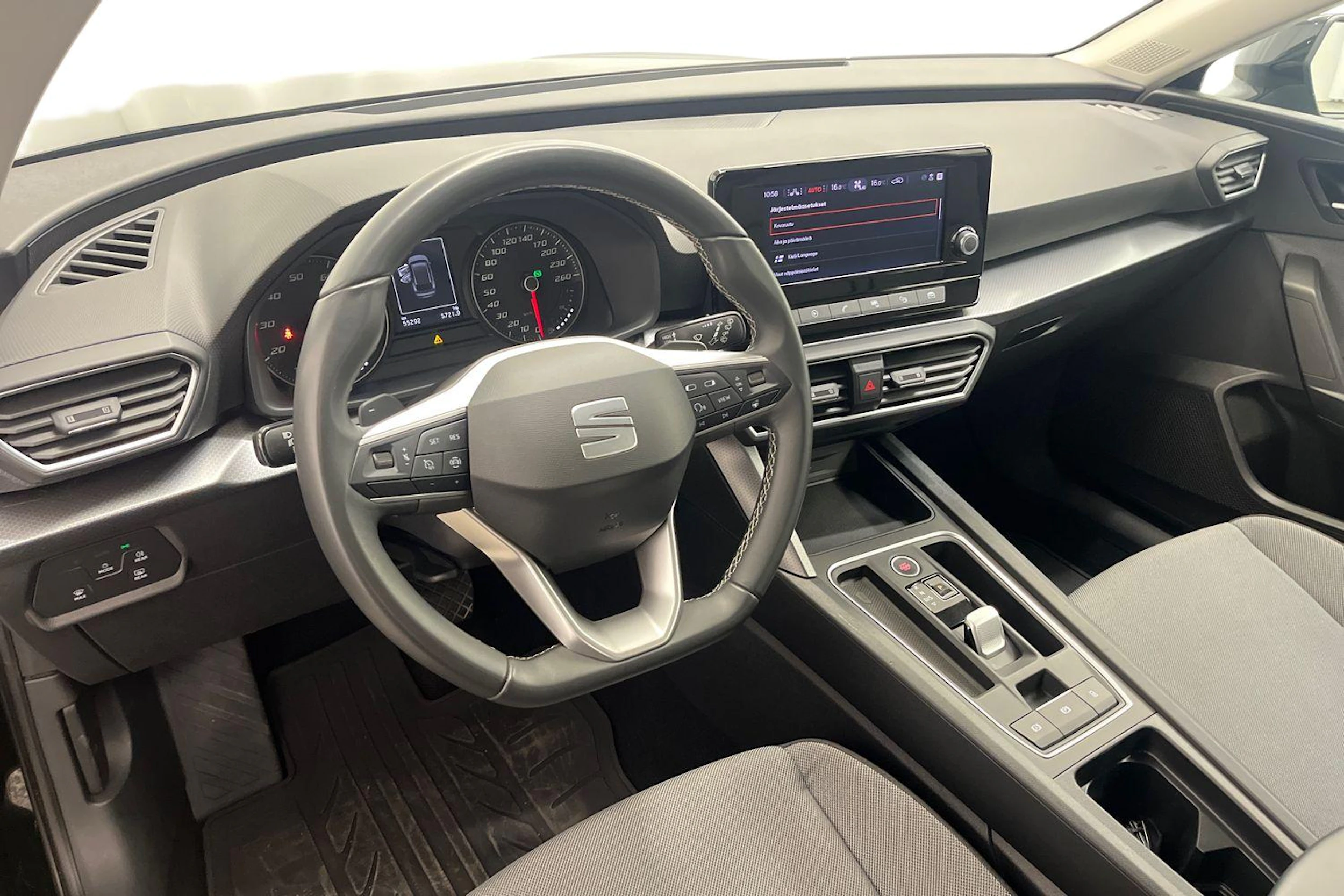 musta SEAT Leon 2024 kuva 6.