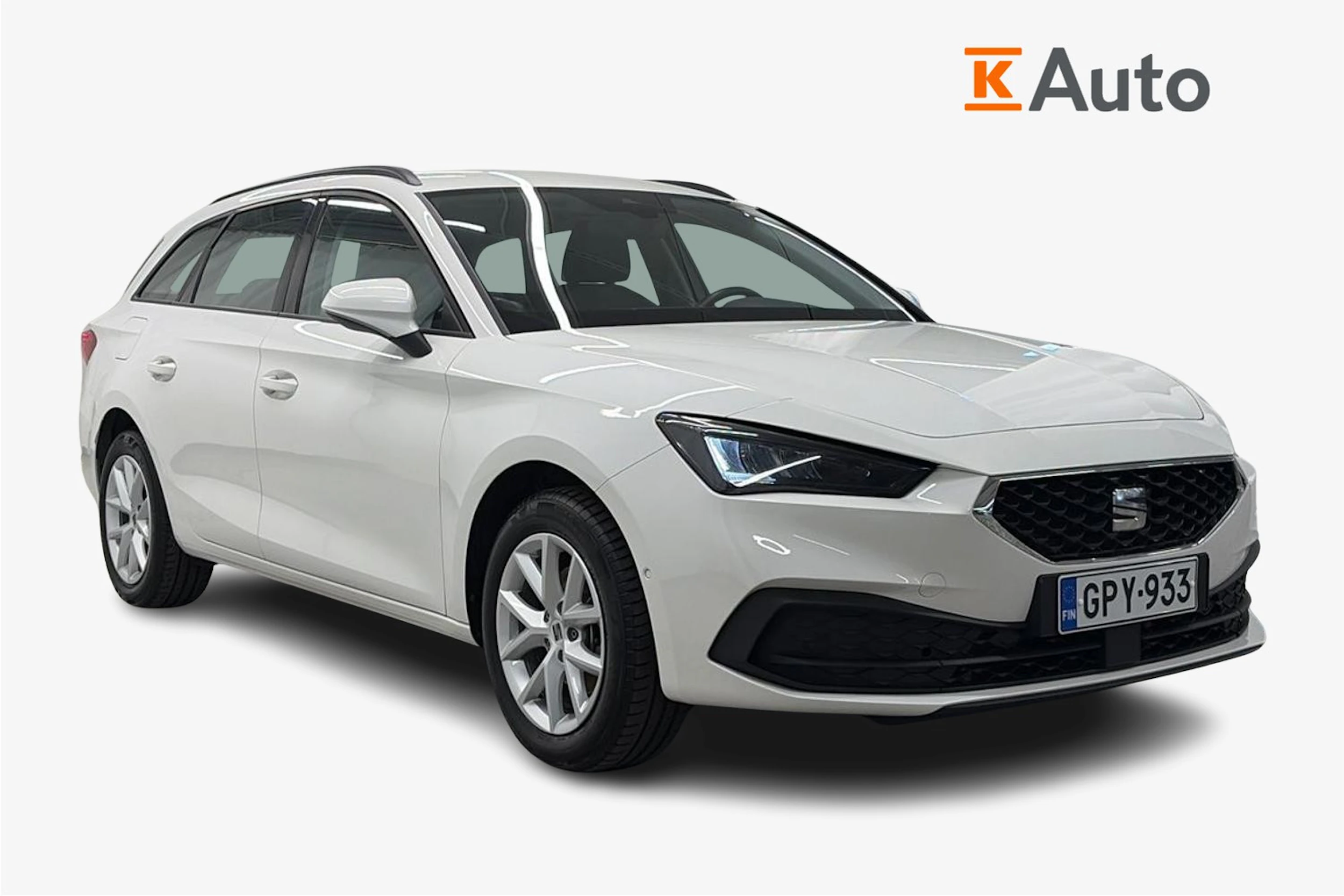 valkoinen SEAT Leon Sportstourer 2024 kuva 1.