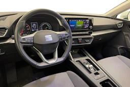 valkoinen SEAT Leon Sportstourer 2024 kuva 6.