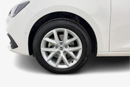 valkoinen SEAT Leon Sportstourer 2024 kuva 9.