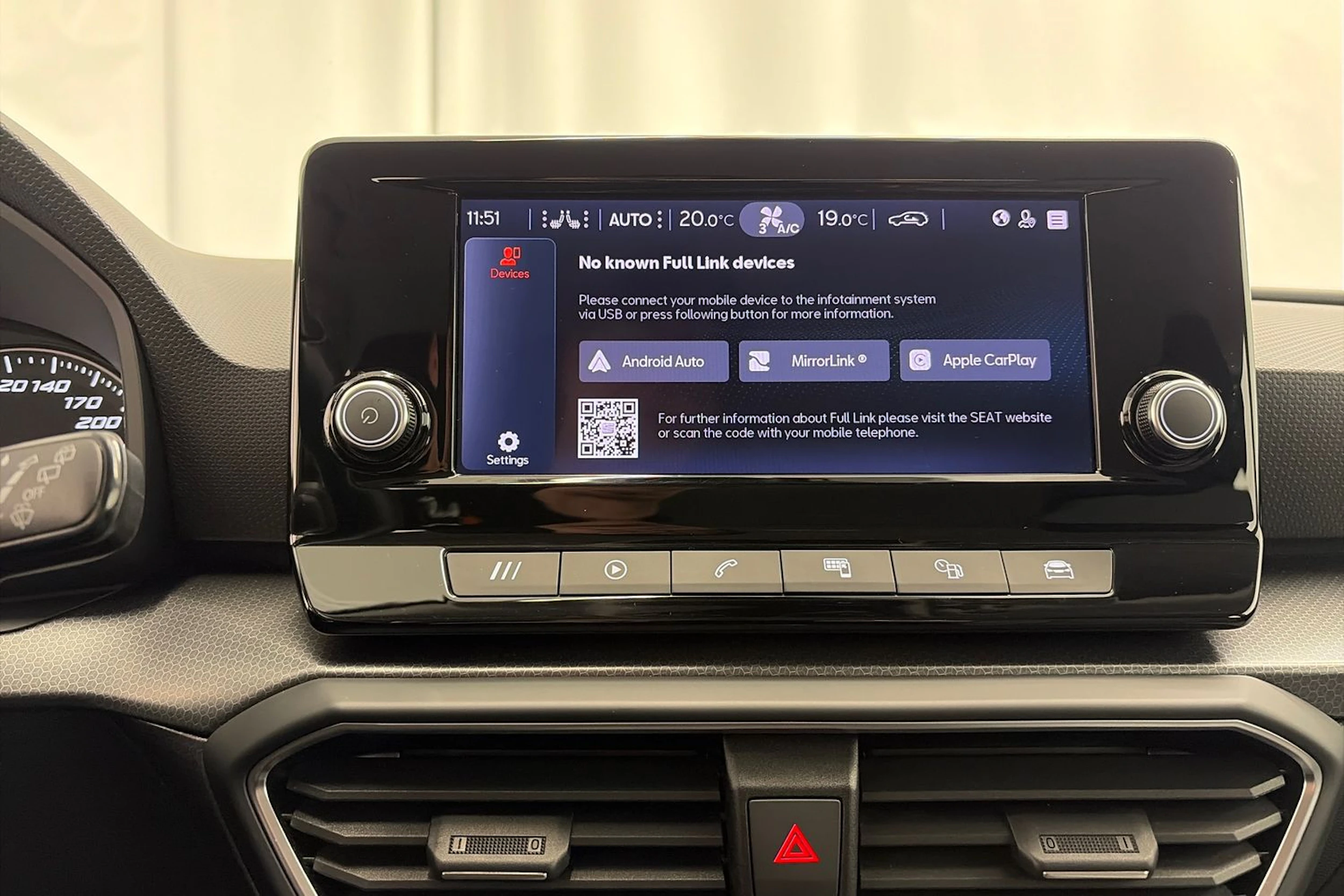 valkoinen SEAT Leon Sportstourer 2024 kuva 17.