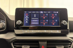 valkoinen SEAT Leon Sportstourer 2024 kuva 18.