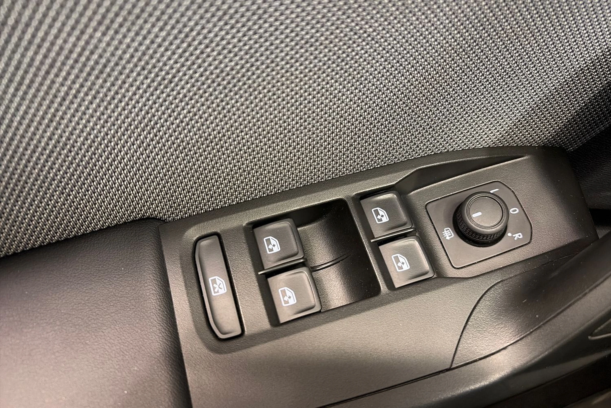 valkoinen SEAT Leon Sportstourer 2024 kuva 21.