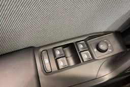 valkoinen SEAT Leon Sportstourer 2024 kuva 21.