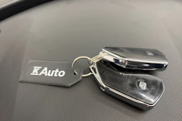 valkoinen SEAT Leon Sportstourer 2024 kuva 22.