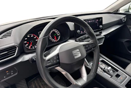 valkoinen SEAT Leon Sportstourer 2024 kuva 3.