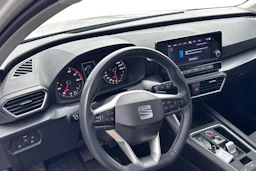 valkoinen SEAT Leon Sportstourer 2024 kuva 3.