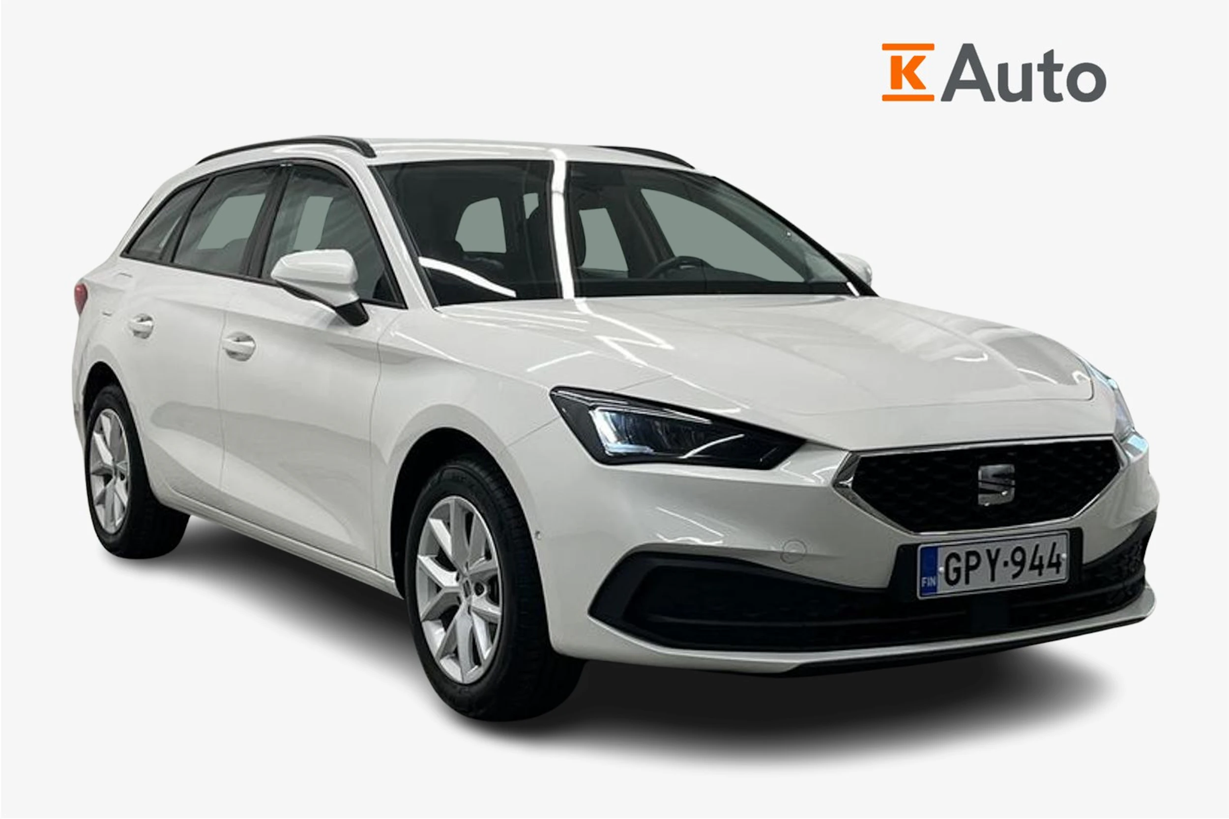valkoinen SEAT Leon Sportstourer 2024 kuva 1.
