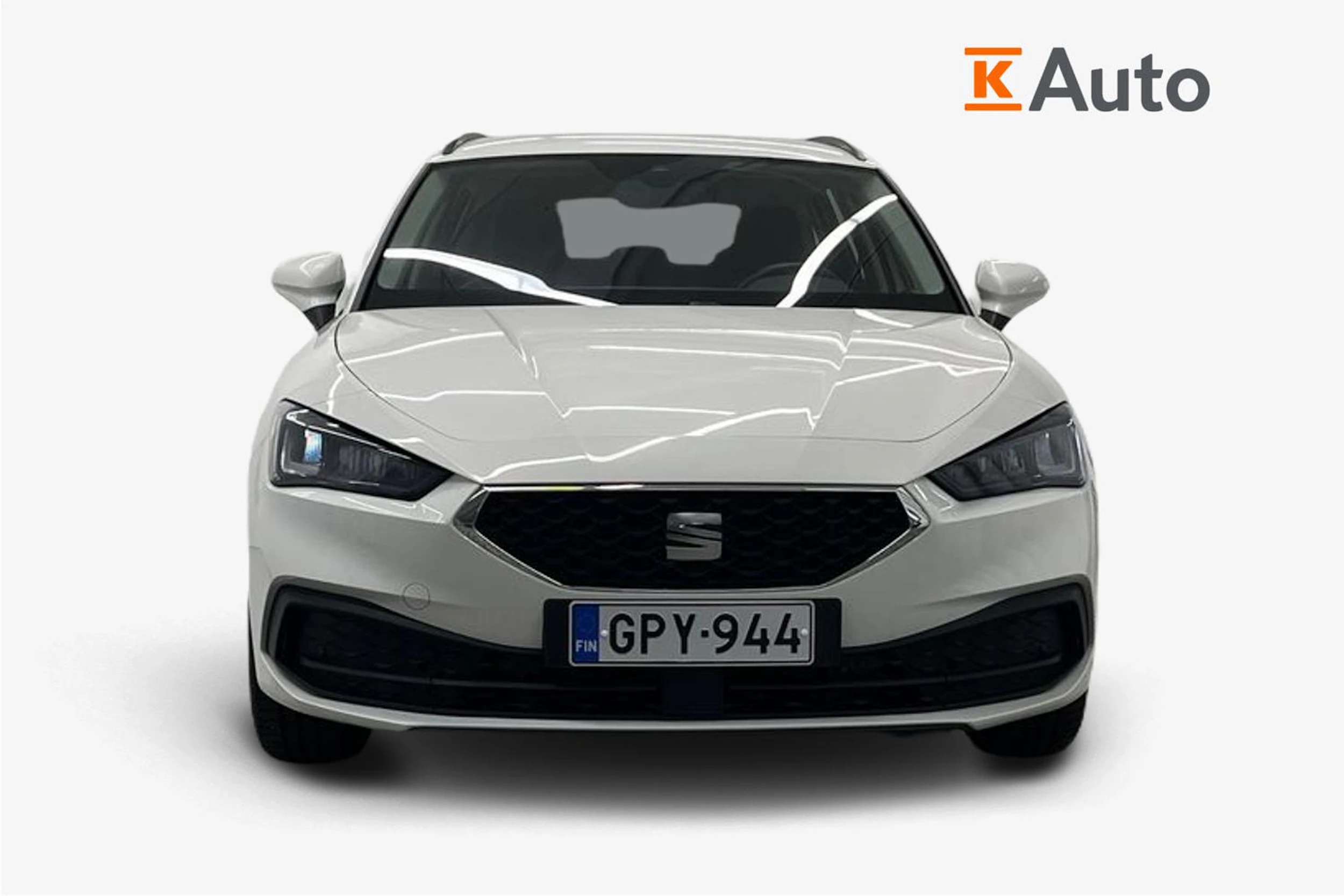 valkoinen SEAT Leon Sportstourer 2024 kuva 4.