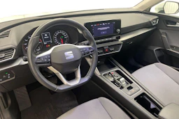 valkoinen SEAT Leon Sportstourer 2024 kuva 6.