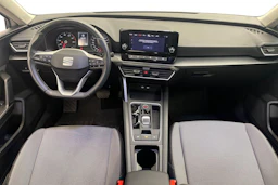 valkoinen SEAT Leon Sportstourer 2024 kuva 7.