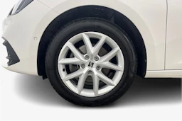 valkoinen SEAT Leon Sportstourer 2024 kuva 9.