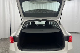 valkoinen SEAT Leon Sportstourer 2024 kuva 11.