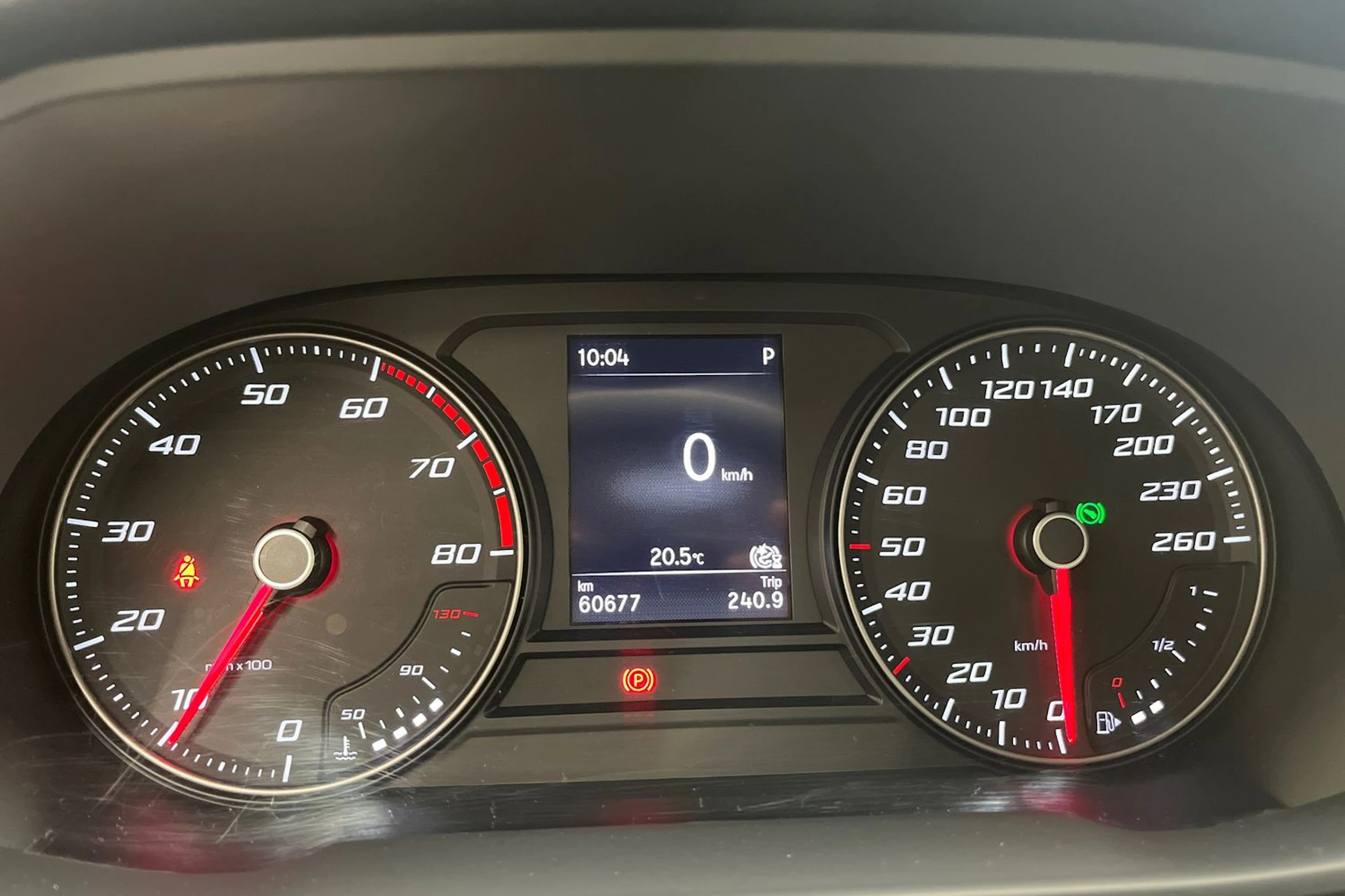 valkoinen SEAT Leon Sportstourer 2024 kuva 13.