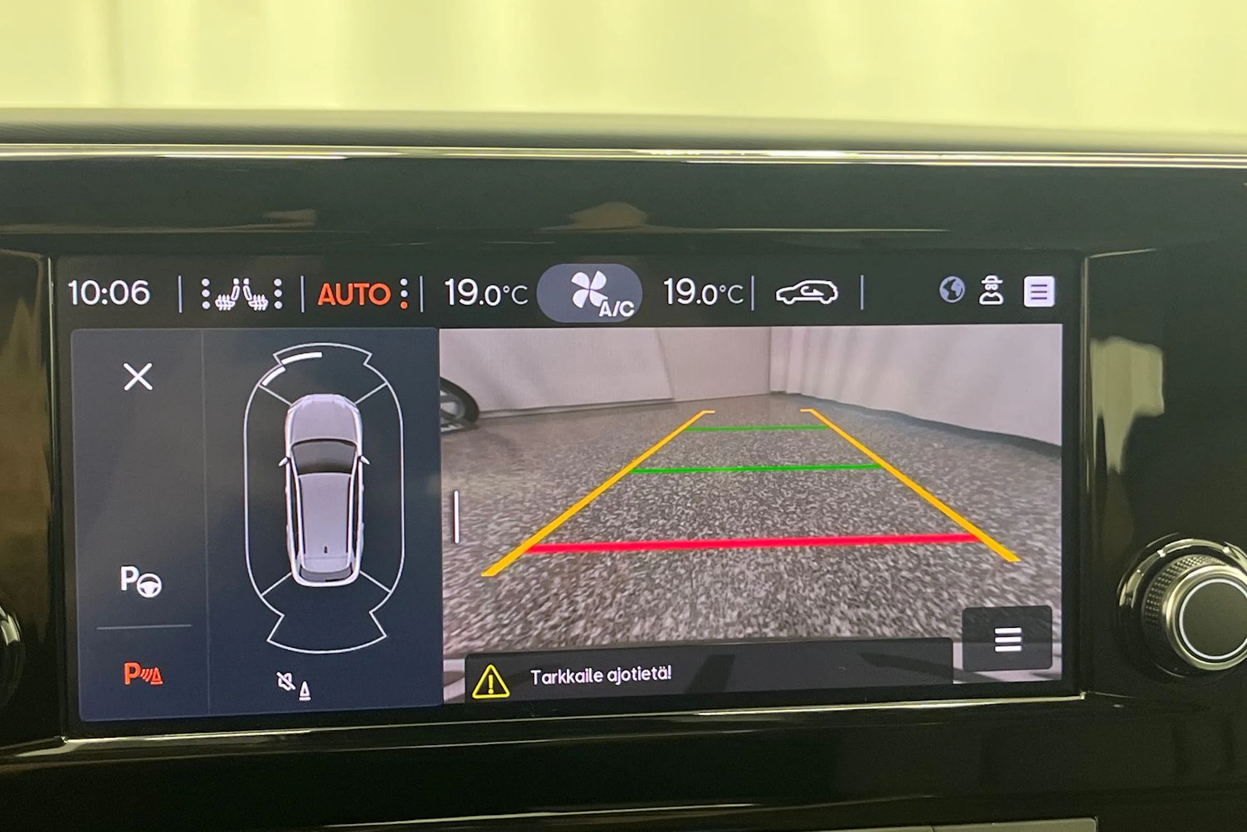 valkoinen SEAT Leon Sportstourer 2024 kuva 16.