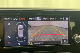 valkoinen SEAT Leon Sportstourer 2024 kuva 16.
