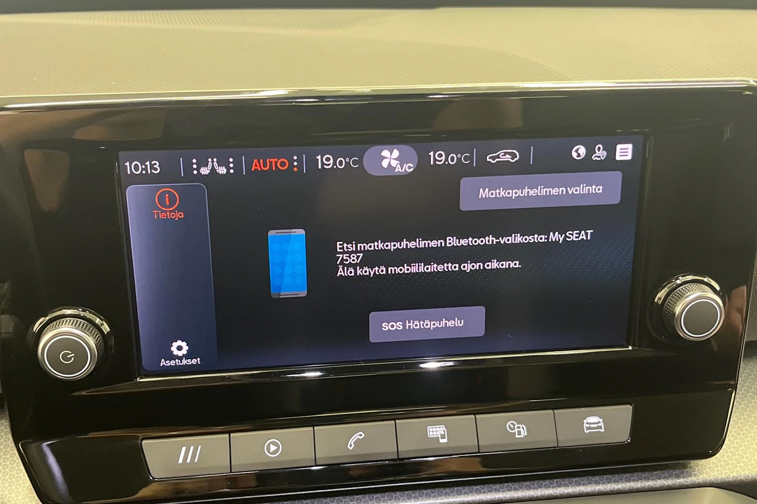 valkoinen SEAT Leon Sportstourer 2024 kuva 19.