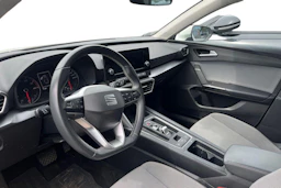 valkoinen SEAT Leon 2024 kuva 3.