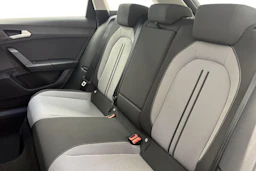 valkoinen SEAT Leon Sportstourer 2024 kuva 8.