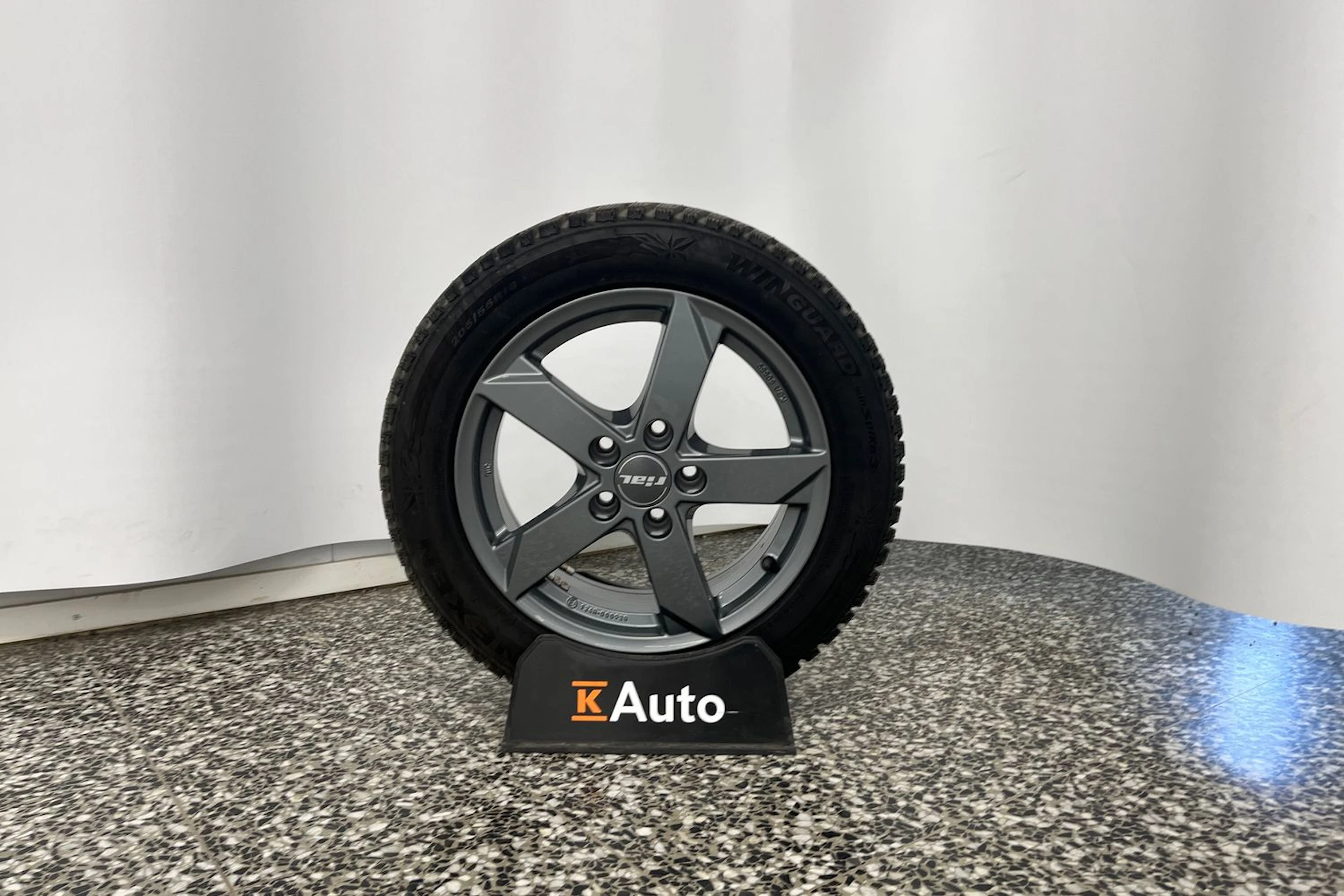valkoinen SEAT Leon Sportstourer 2024 kuva 10.