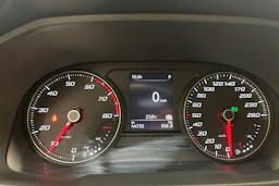 valkoinen SEAT Leon Sportstourer 2024 kuva 13.