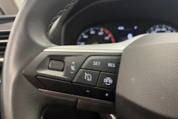 valkoinen SEAT Leon Sportstourer 2024 kuva 14.