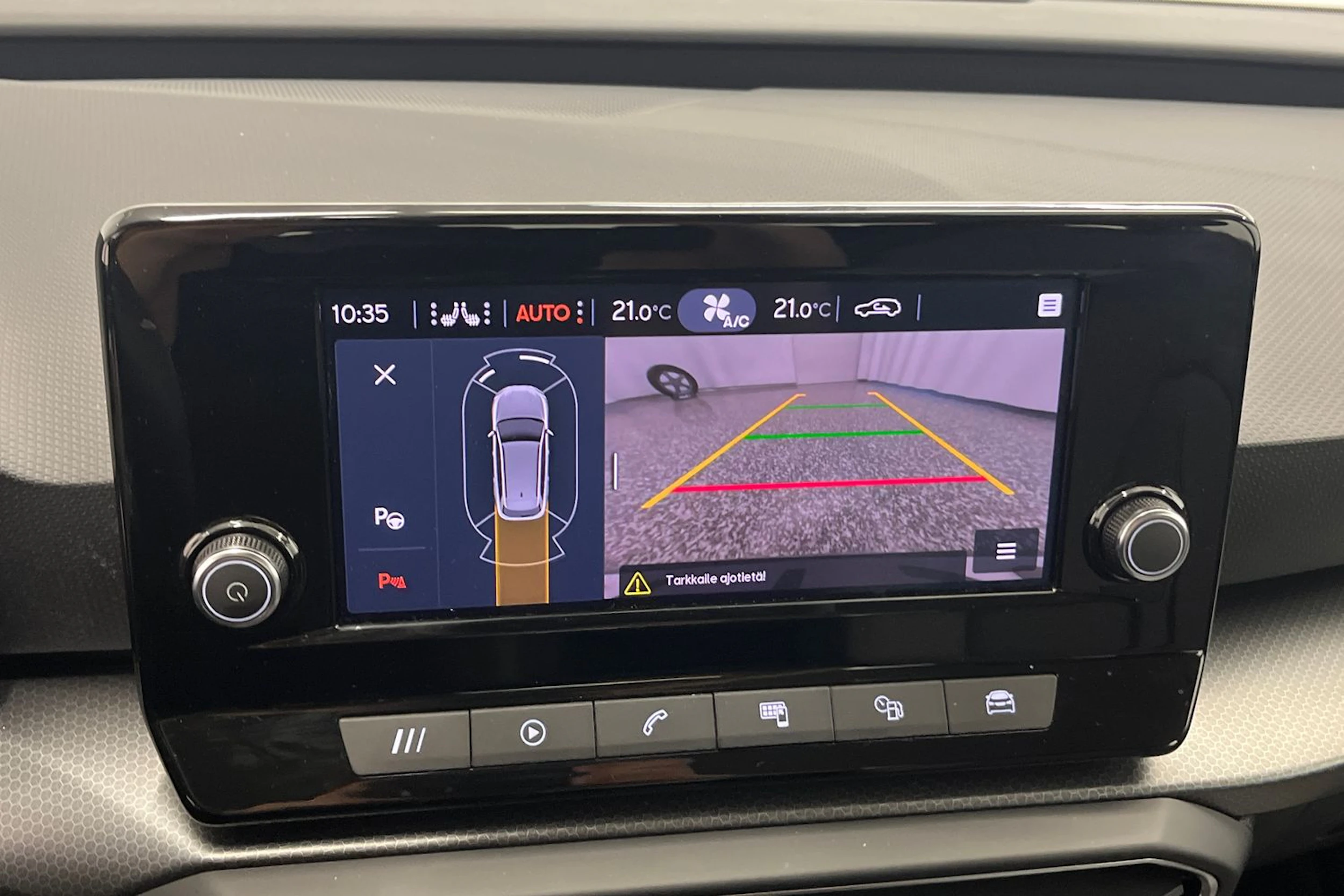 valkoinen SEAT Leon Sportstourer 2024 kuva 16.