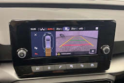 valkoinen SEAT Leon Sportstourer 2024 kuva 16.