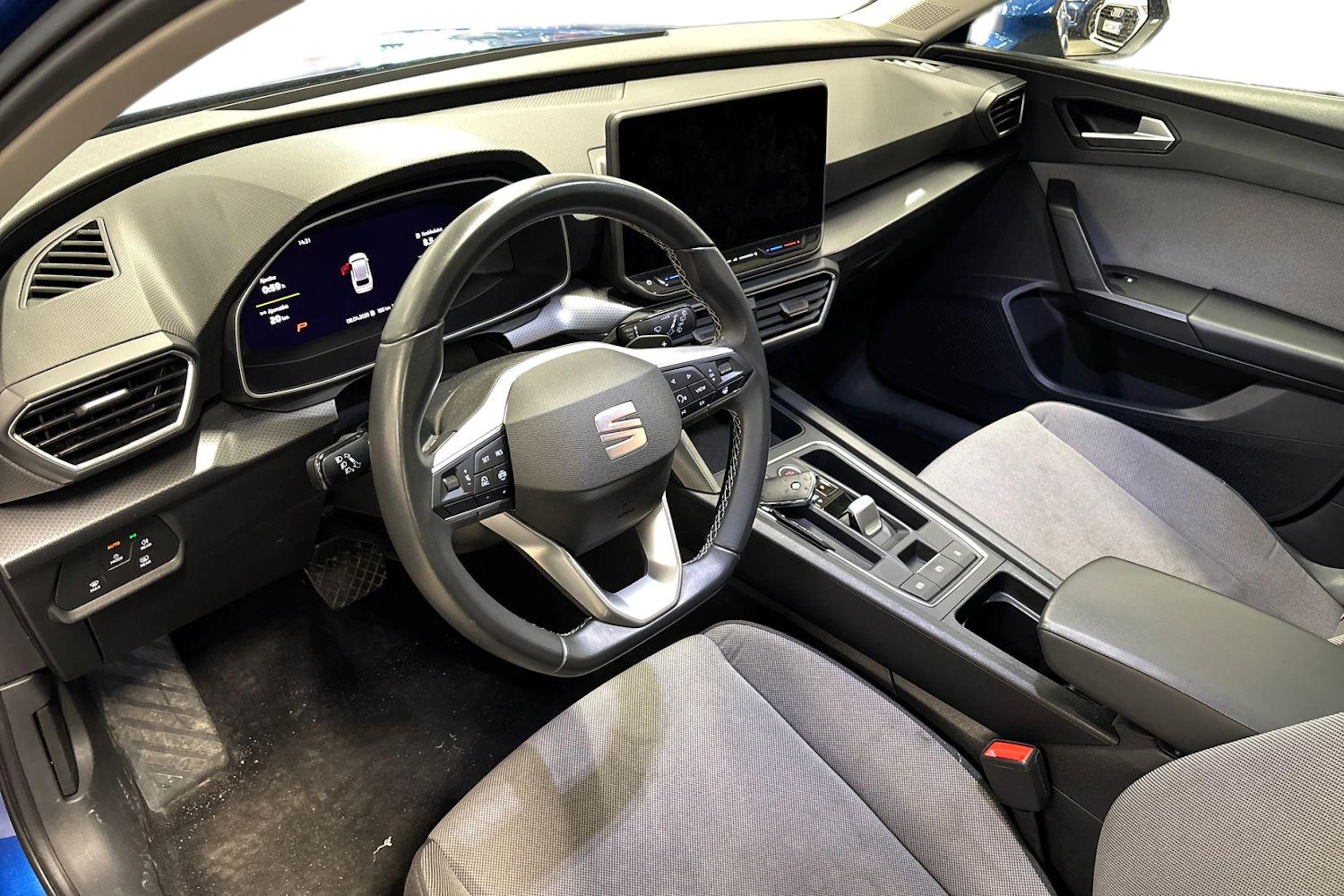 sininen SEAT Leon 2025 kuva 3.