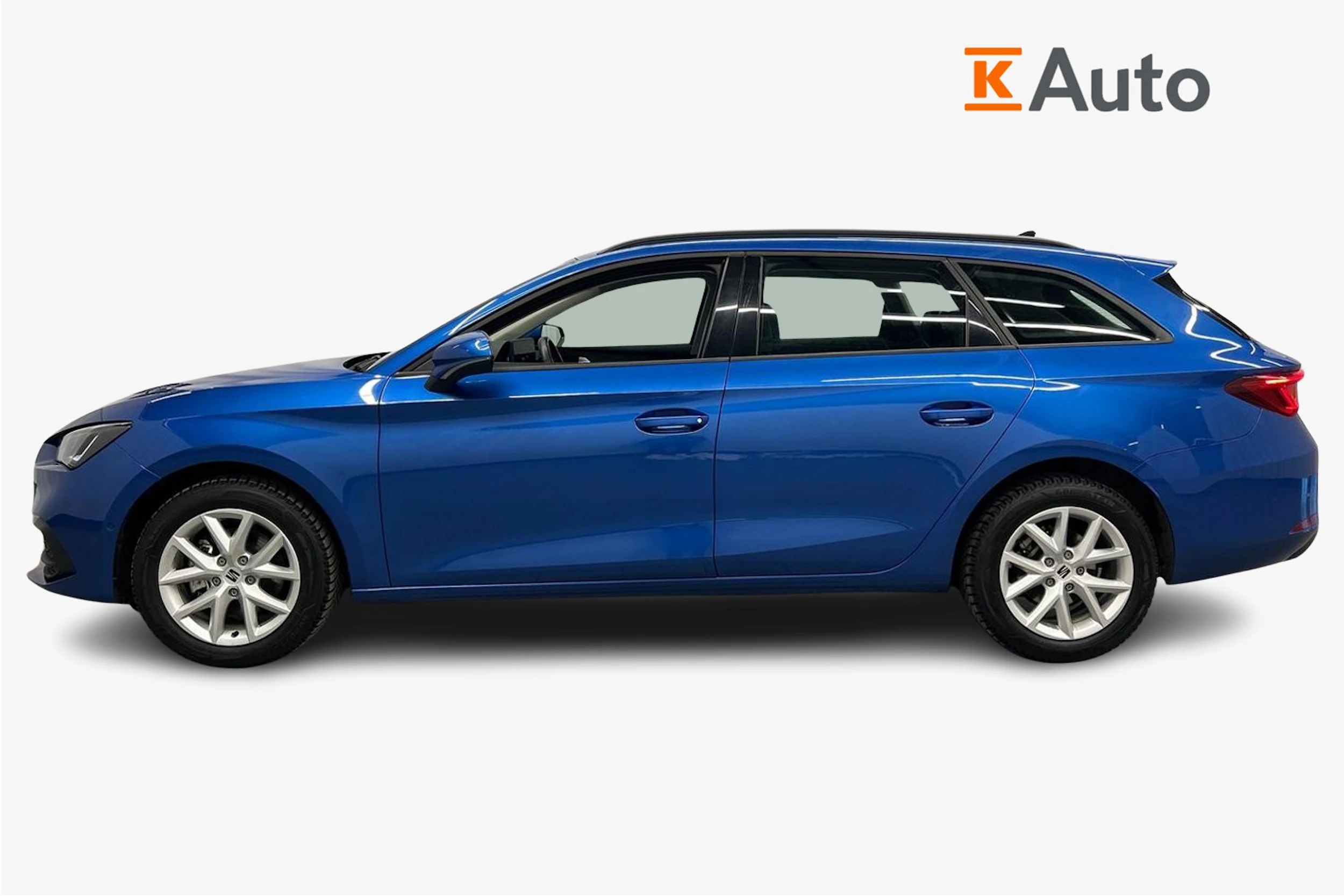 sininen SEAT Leon Sportstourer 2025 kuva 5.