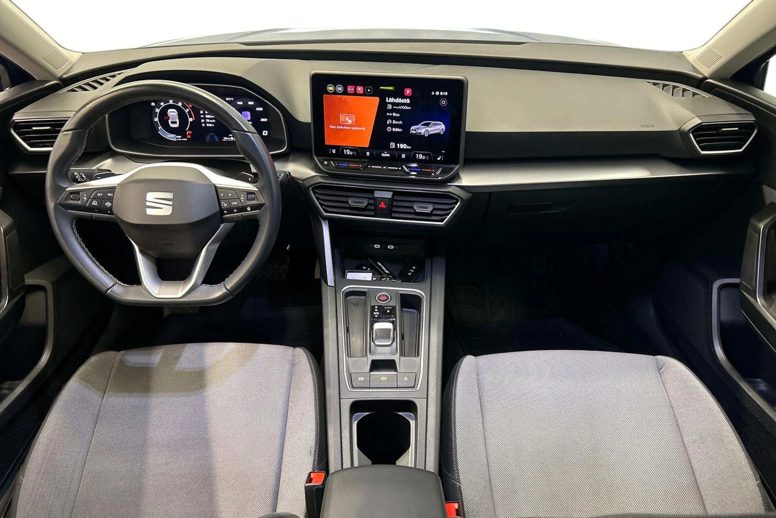 sininen SEAT Leon Sportstourer 2025 kuva 7.