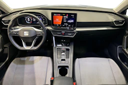 sininen SEAT Leon Sportstourer 2025 kuva 7.