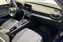 sininen SEAT Leon Sportstourer 2025 kuva 11.