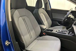 sininen SEAT Leon Sportstourer 2025 kuva 12.