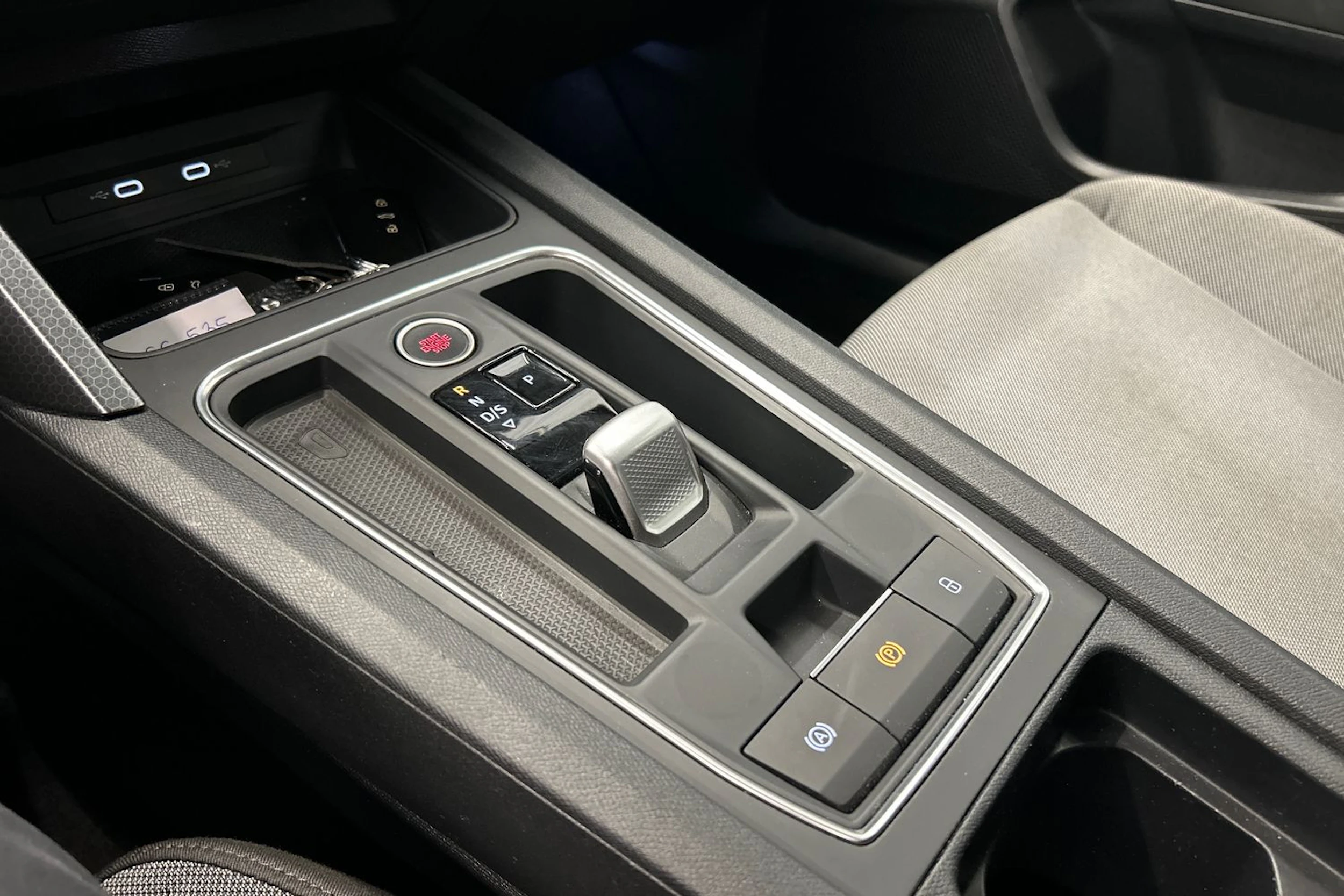 sininen SEAT Leon Sportstourer 2025 kuva 18.