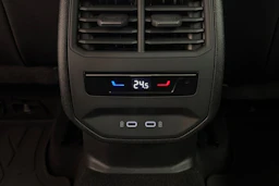 sininen SEAT Leon Sportstourer 2025 kuva 15.