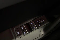 sininen SEAT Leon Sportstourer 2025 kuva 16.