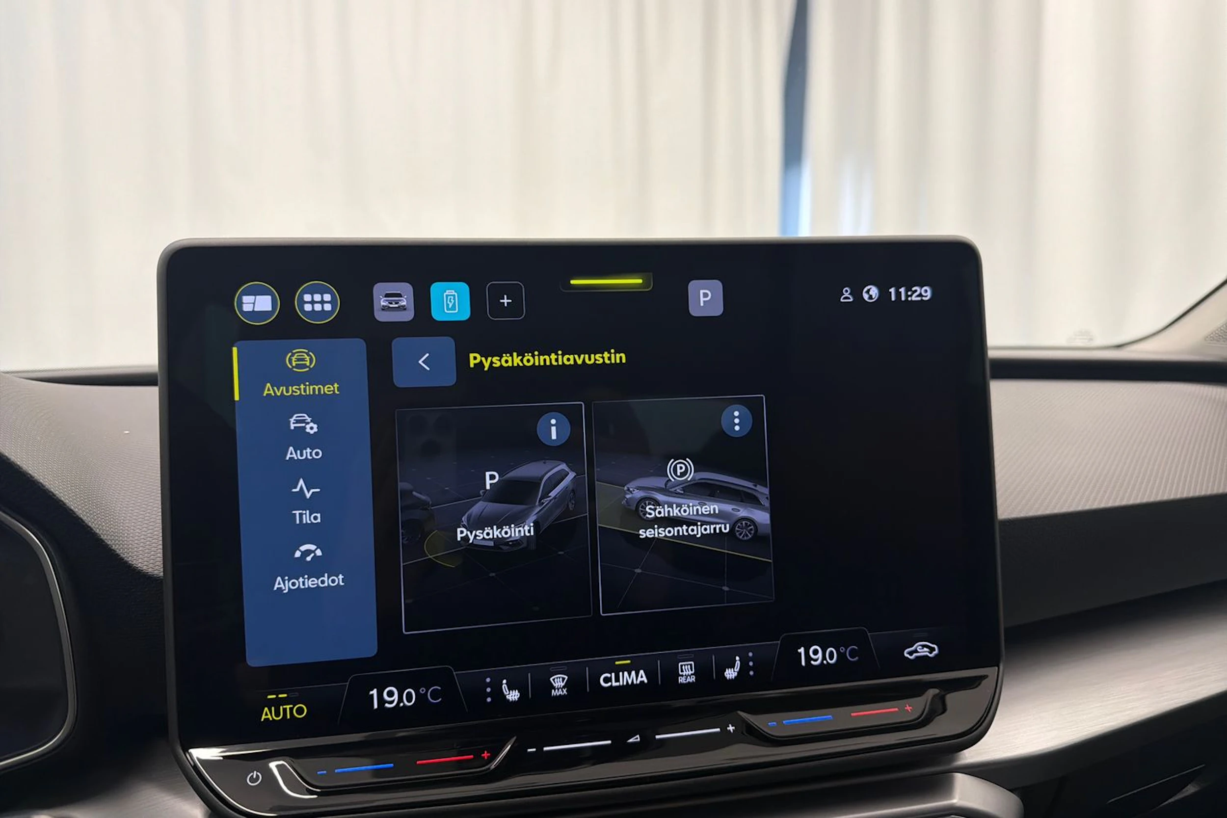 sininen SEAT Leon Sportstourer 2025 kuva 23.
