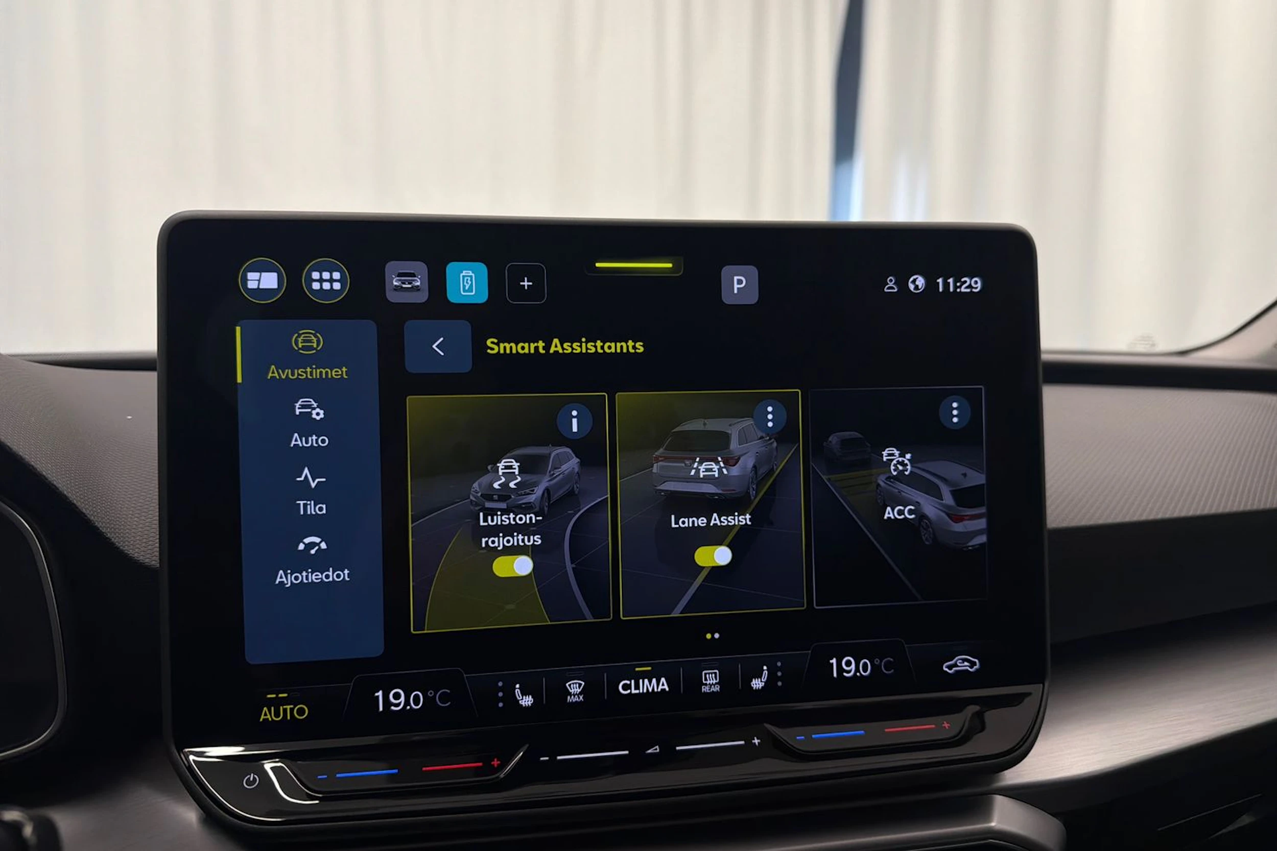 sininen SEAT Leon Sportstourer 2025 kuva 24.