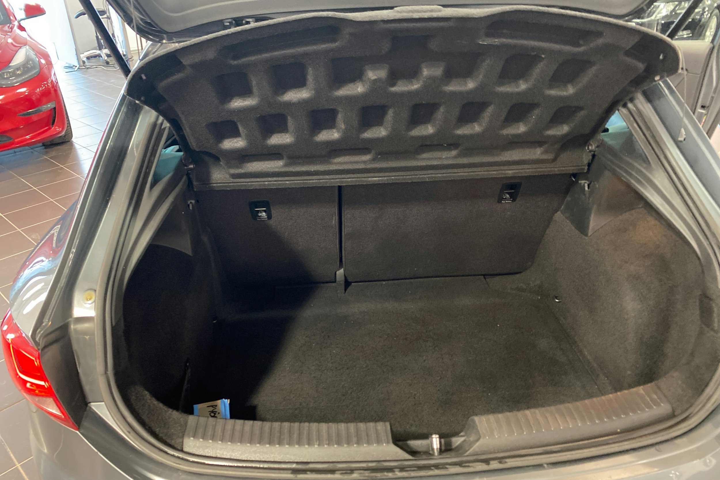 harmaa SEAT Leon SC 2015 kuva 14.