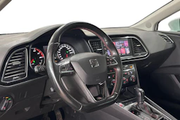 valkoinen SEAT Leon Sportourer ST 2019 kuva 3.