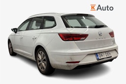 valkoinen SEAT Leon Sportourer ST 2019 kuva 2.